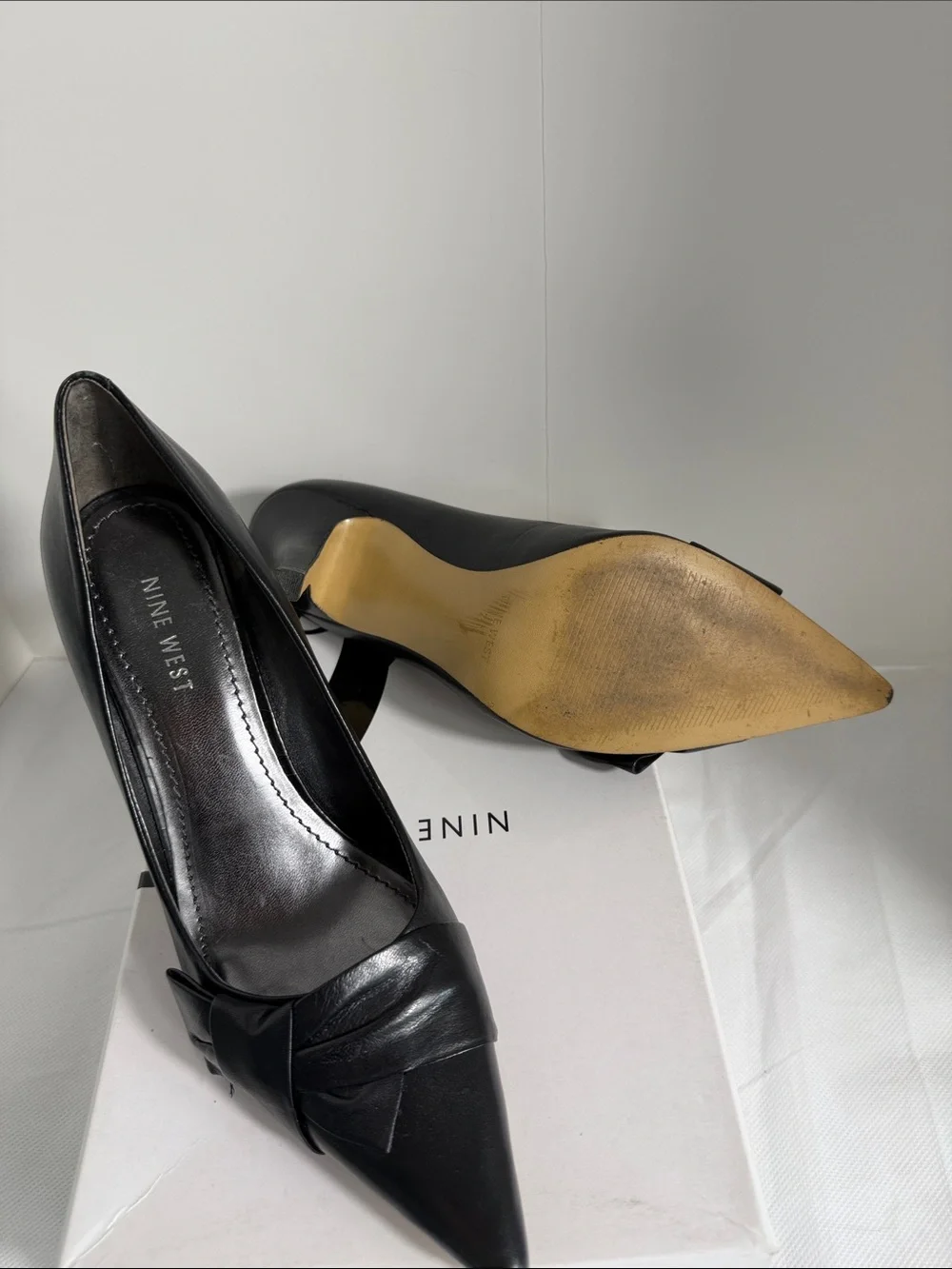 Nine West Black Pointed Toe Knot-Detail Leather Heels - Picture 6 of 8